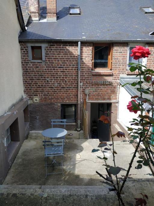 La Lillebonnaise Meuble Au Coeur De Lillebonne Villa Eksteriør bilde